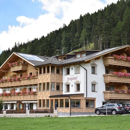 Almhotel Bergerhof Sarentino Bagian luar foto