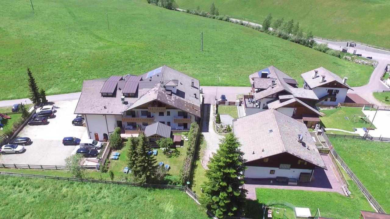 Almhotel Bergerhof Sarentino Bagian luar foto