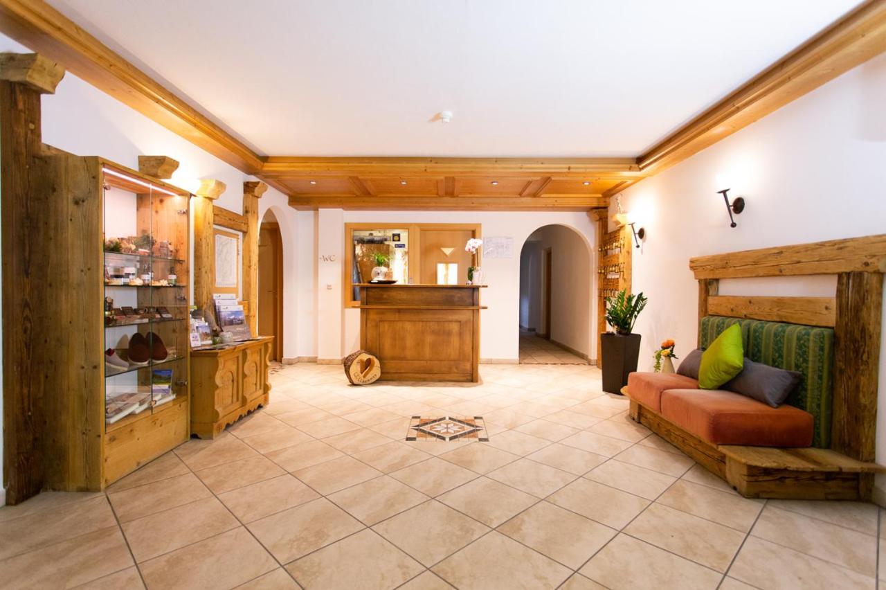 Almhotel Bergerhof Sarentino Bagian luar foto