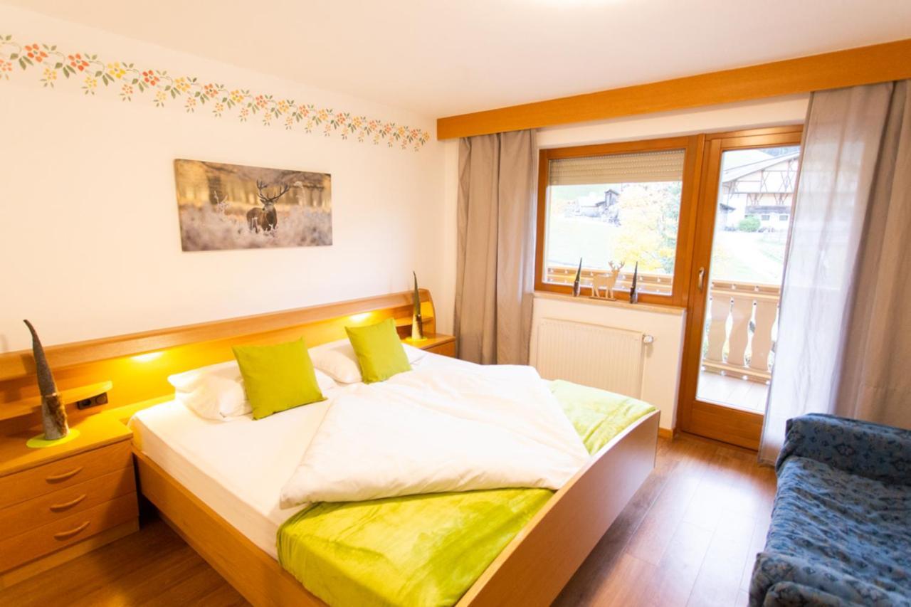 Almhotel Bergerhof Sarentino Bagian luar foto