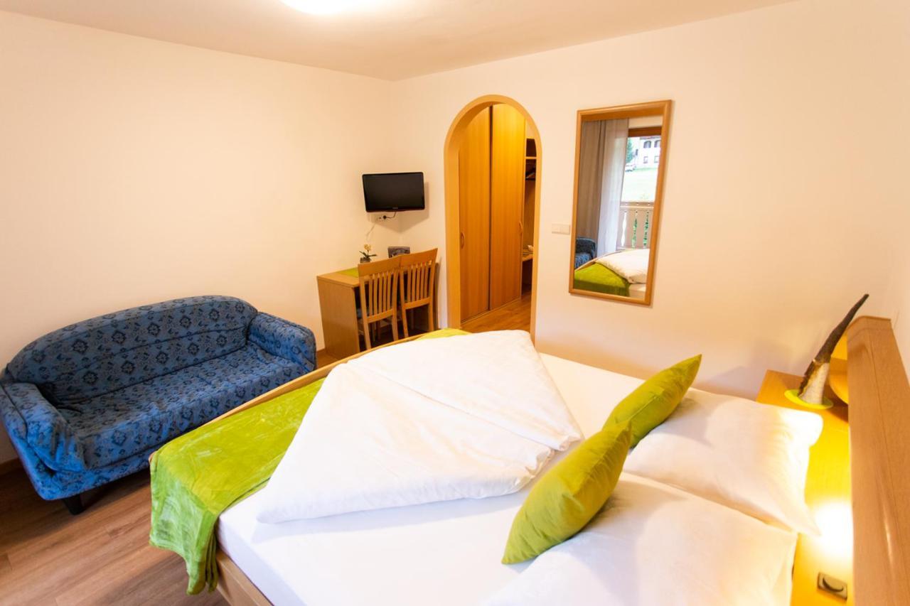 Almhotel Bergerhof Sarentino Bagian luar foto