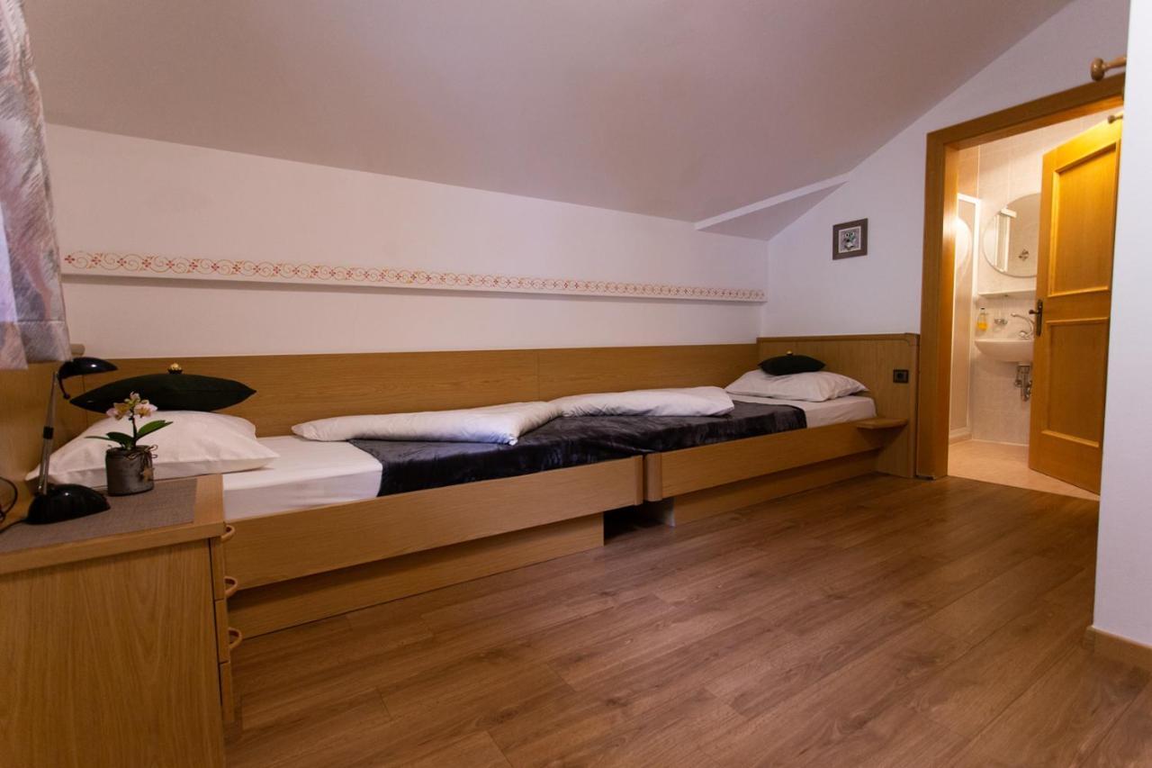 Almhotel Bergerhof Sarentino Bagian luar foto