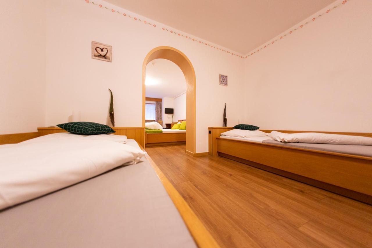 Almhotel Bergerhof Sarentino Bagian luar foto