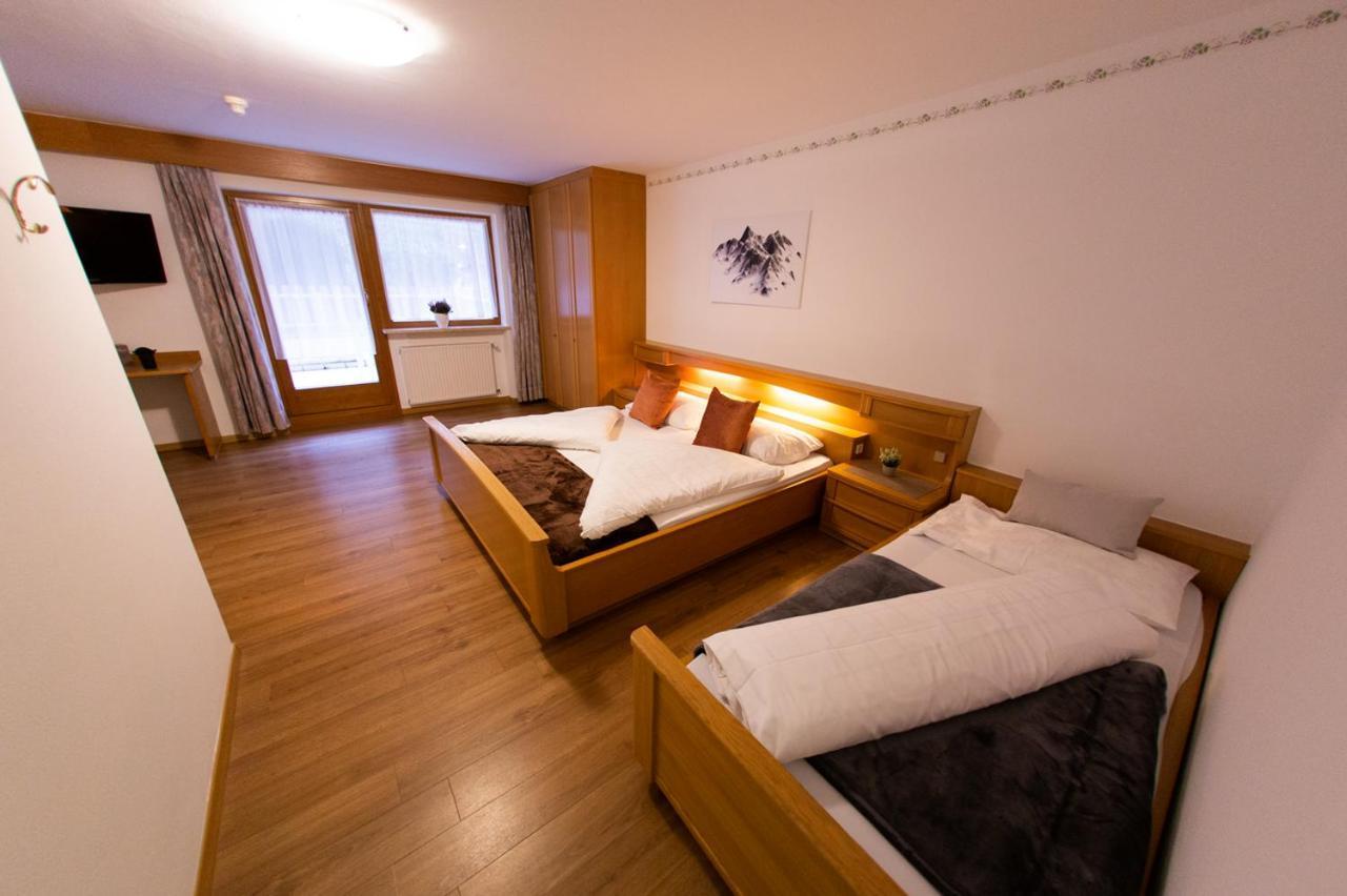 Almhotel Bergerhof Sarentino Bagian luar foto
