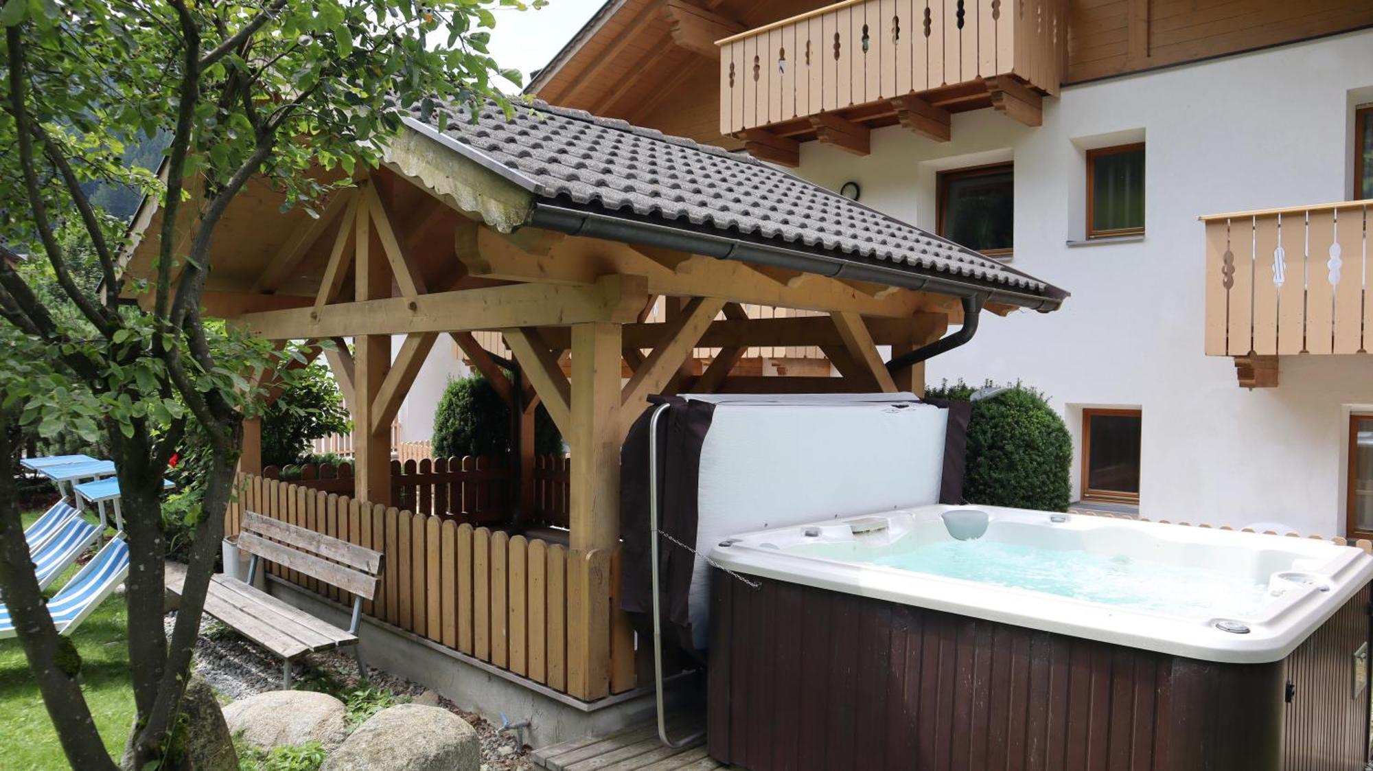 Almhotel Bergerhof Sarentino Bagian luar foto