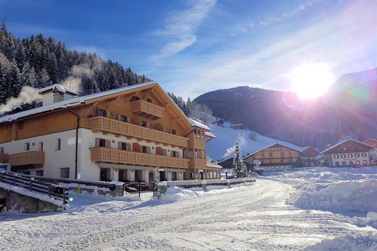 Almhotel Bergerhof Sarentino Bagian luar foto
